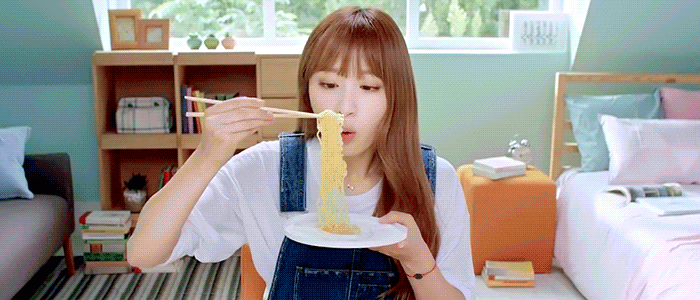 웹진 인벤 : EXID 하니 왕뚜껑 CF.gif - 오픈이슈갤러리 웹진 인벤 : EXID 하니 왕뚜껑 CF.gif