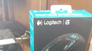 로지텍 G502 게이밍 마우스 구매하였습니다.