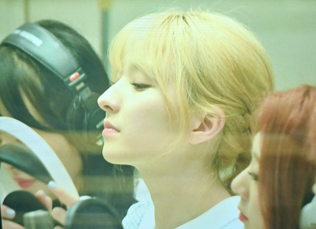웹진 인벤 : 우주소녀 보나,은서 옆얼굴 라인.jpgif - 오픈이슈갤러리 우주소녀 보나,은서 옆얼굴 라인.jpgif